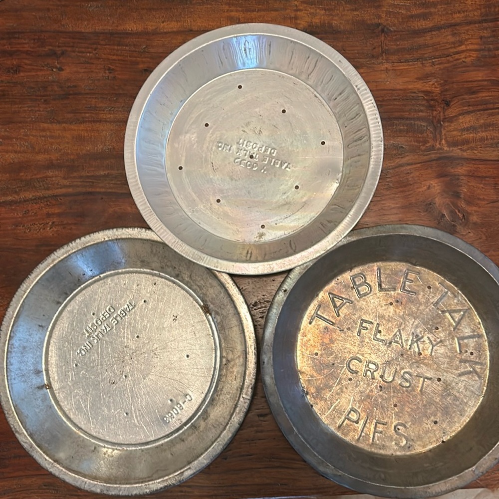 Vintage pie plates